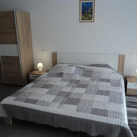 Charming For Couples Near Ac Parking Apartment *