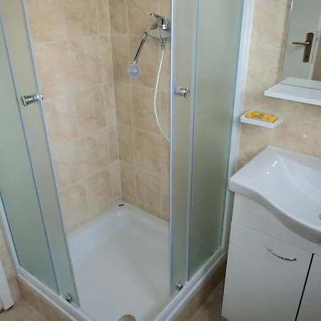 Charming For Couples Near Ac Parking Apartman Medulin