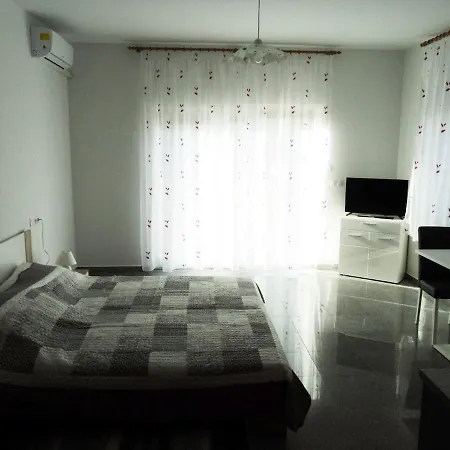 Charming For Couples Near Ac Parking *